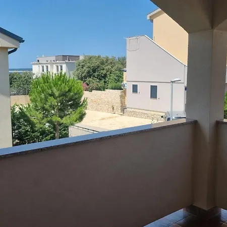 Dan - Apartment *
