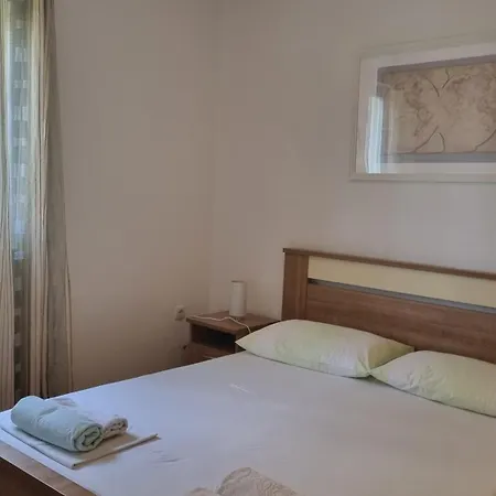Apartment Dan -